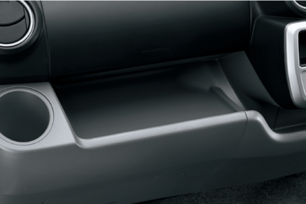 carlineup_toyoaceroutevan_equip_comfort_3_04_lb