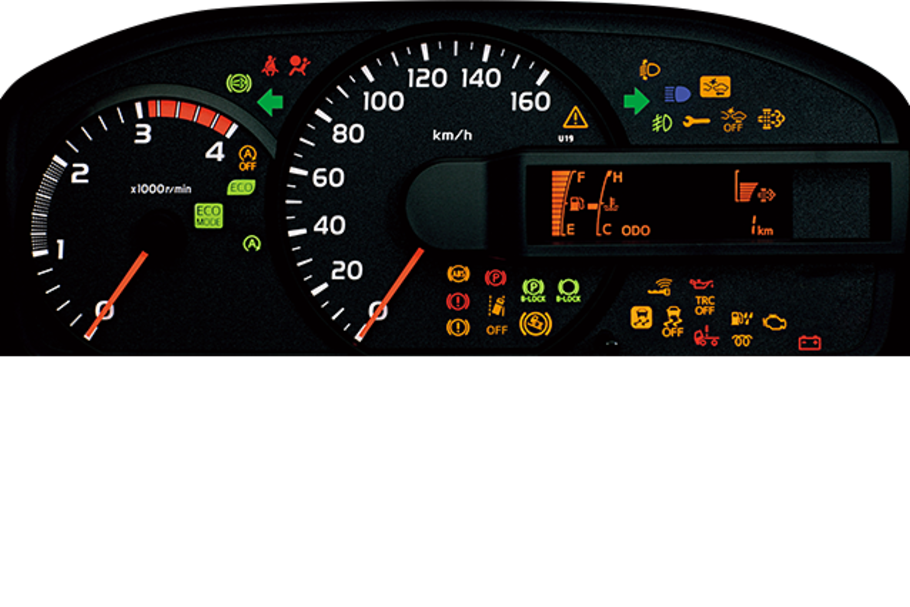 carlineup_toyoaceroutevan_equip_comfort_4_09_pc