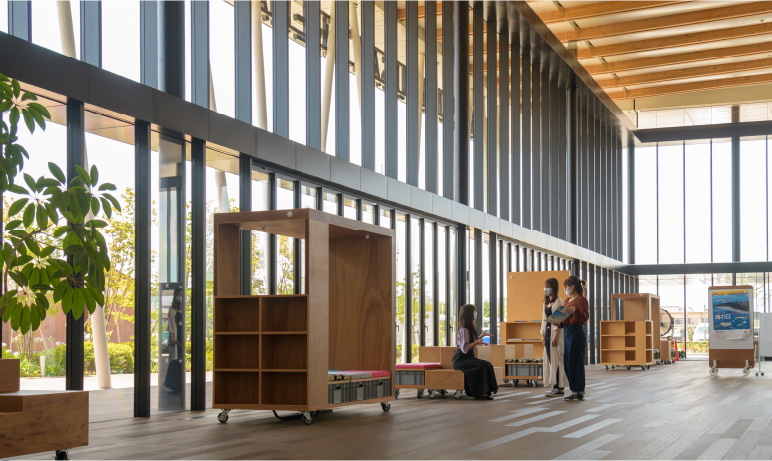 エントランスホールでの休憩